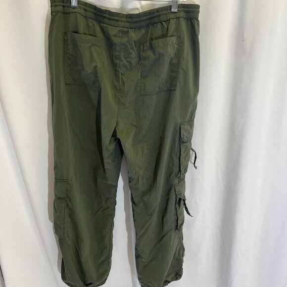 C&C California Cargo High Waist Cinchable Parachute Pants - Picture 10 of 16
